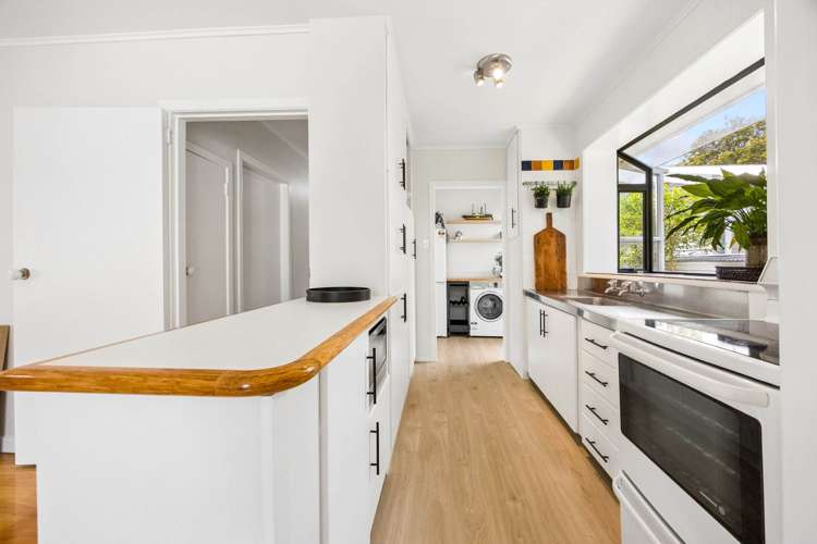 2/81A Kings Road Panmure_6