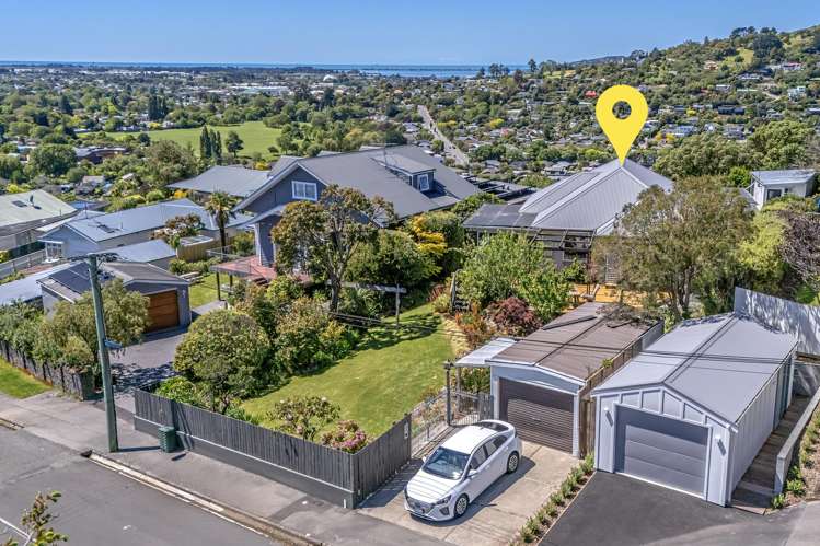 25 Huntsbury Avenue Huntsbury_25