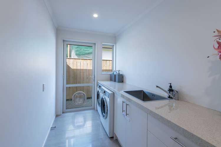 32 Hart Road Richmond_25