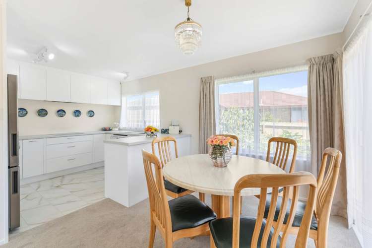 41 Davington Way Pakuranga Heights_12