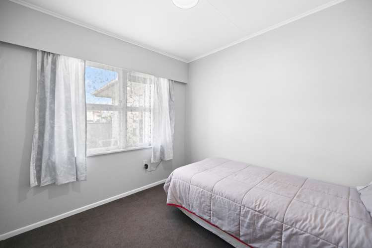 69 Resthill Crescent Glenview_14