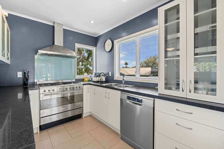 23 Northumberland Avenue Hauraki_5