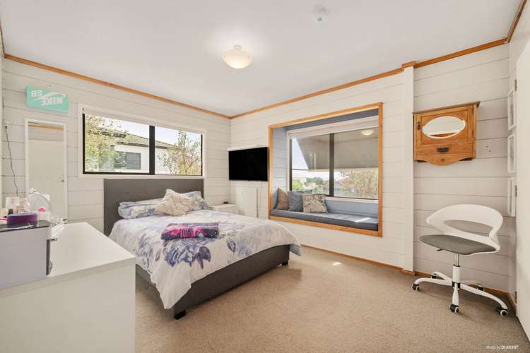 19 Alec Craig Way Gulf Harbour_24