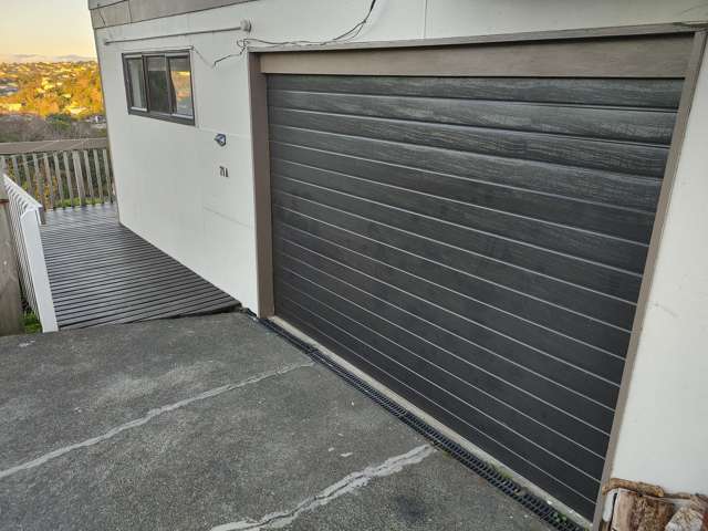 Charming Karori 1BR Flat w/ Garage