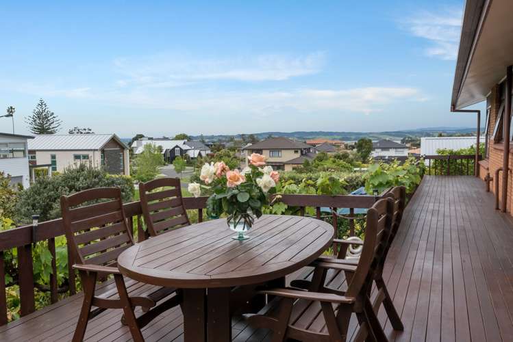 21 Seymour Road Mellons Bay_12