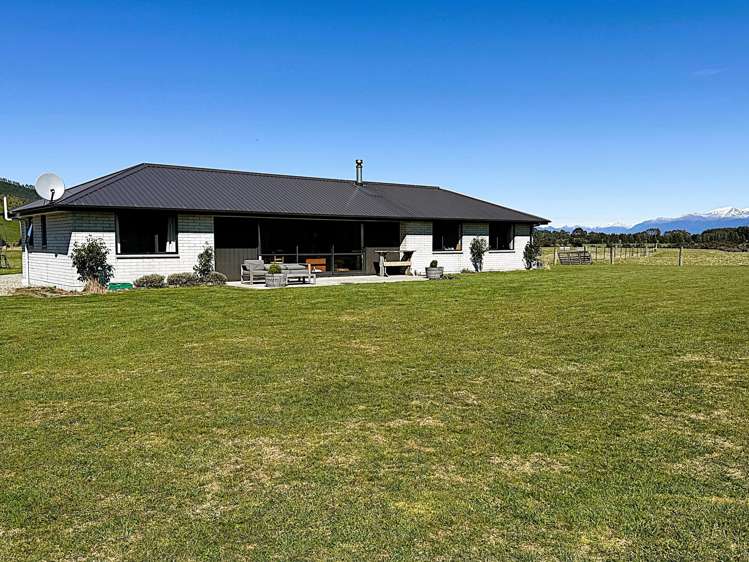 2211 Blackmount Redcliff Road Whare Creek_16