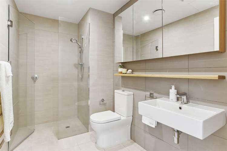 G04/8a Lake Pupuke Drive Takapuna_11