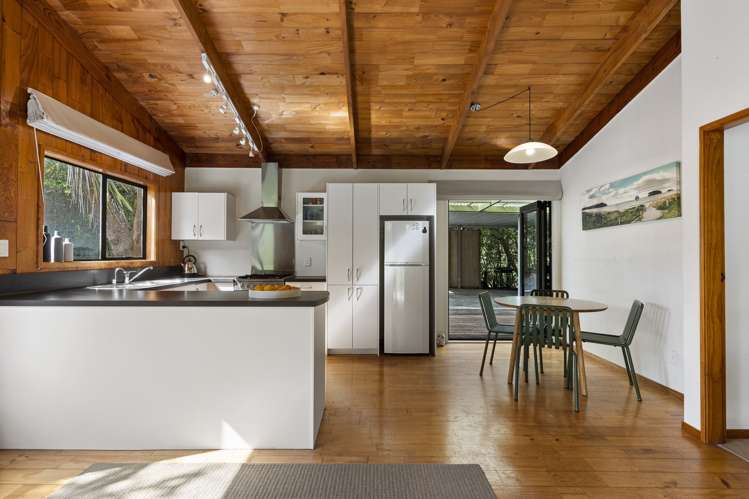 158 Bambury Place Onemana_6