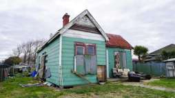 Invercargill's 'worst houses' for sale: Buyers need torches, no kids allowed