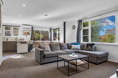 911 Ferry Road_4