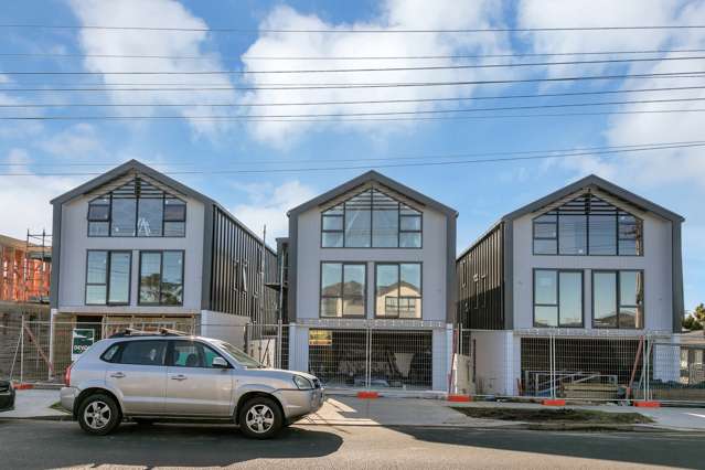 1-4/108 Coronation Road Hillcrest_1