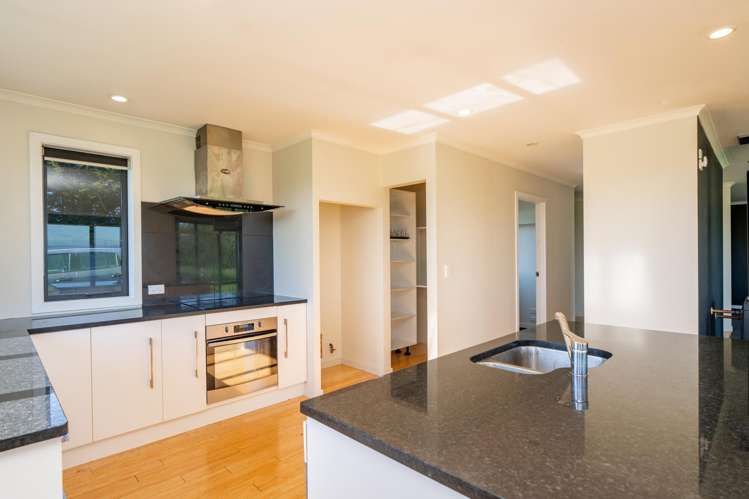 372 Lindsay-Calcium Road Isla Bank_10