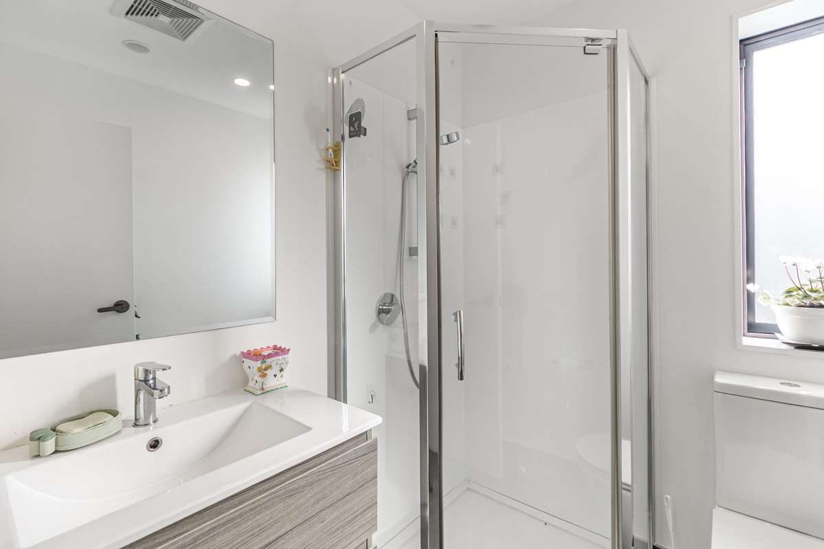 101/553C Glenfield Road_5