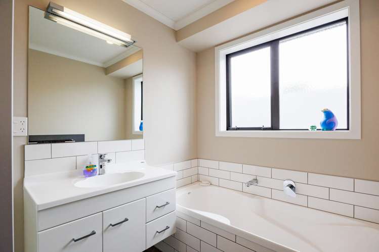 6 Bryant Street Takaro_21