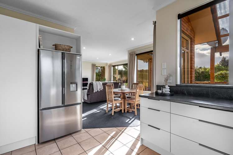 16 Raeburn Avenue Otatara_9