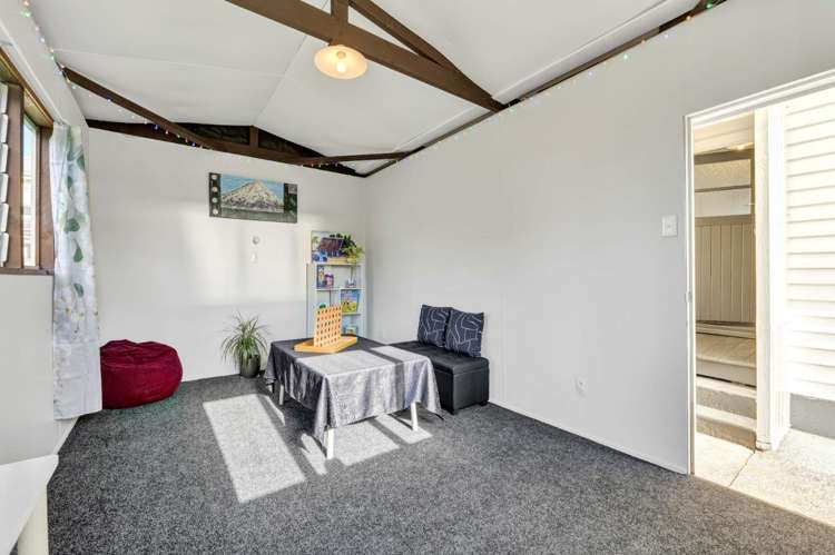 114 Hamlet Street Stratford_7