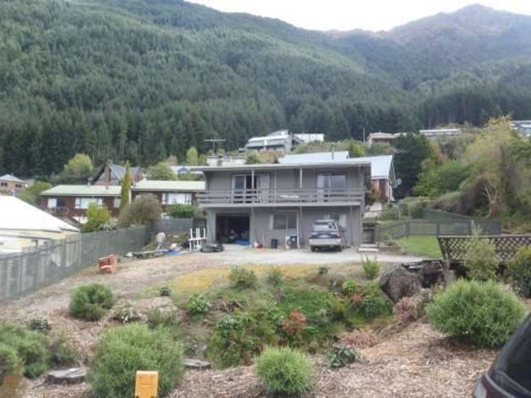 16 Williams Street Fernhill/Sunshine Bay_4