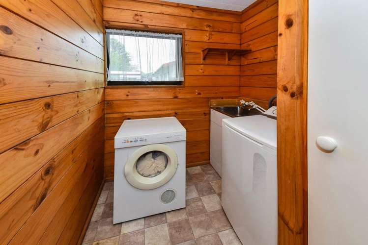 2/77 Russell Road Manurewa_13