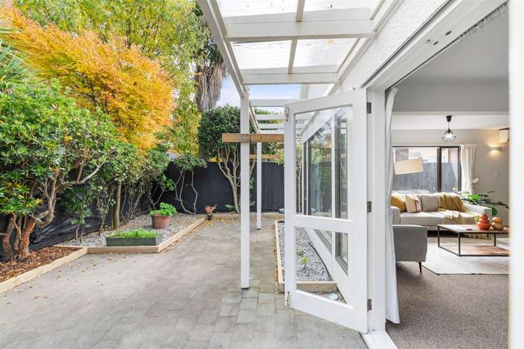 1/8 Cottesmore Close Burnside_18