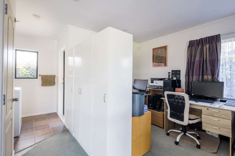 1 Merlin Close Huntington_18