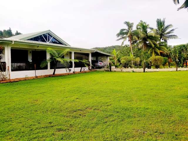 VILLA  WITH INCOME PROPERTY IN DEUBA, WALK TO THE BEACH!