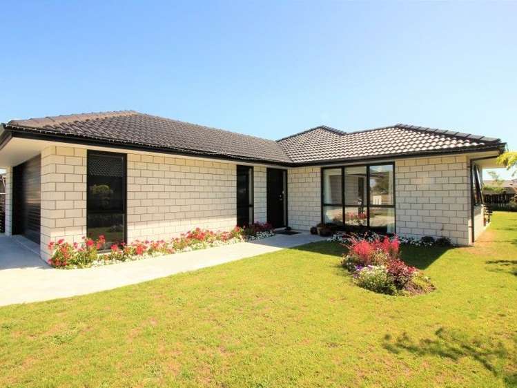 37 Plescher Crescent Leamington_30