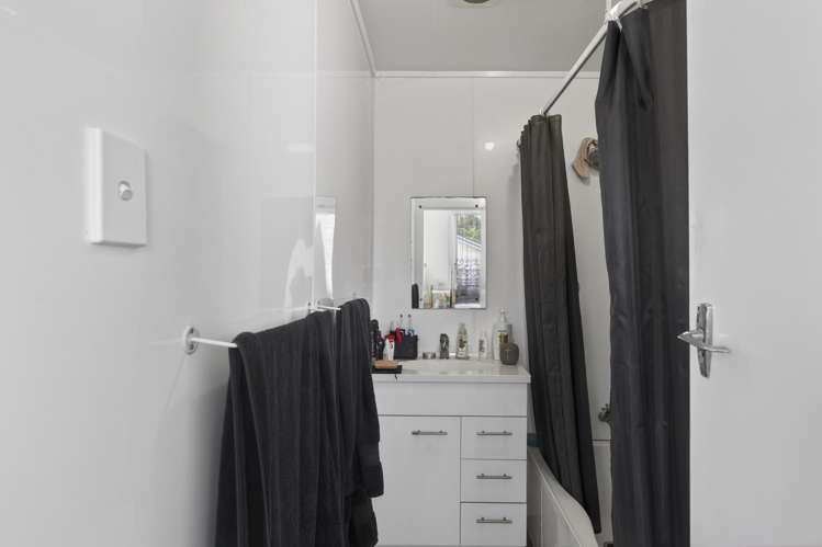 8 Simons Street Moturoa_12