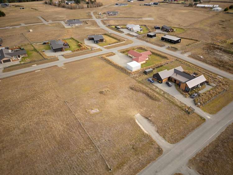 15 Tussock Crescent Twizel_9