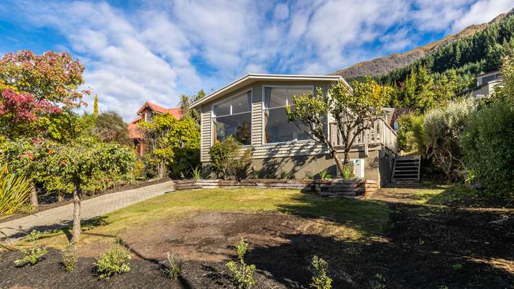 28 Avalon Crescent Fernhill/Sunshine Bay_24