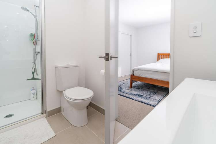 2/210 Karori Road Karori_9