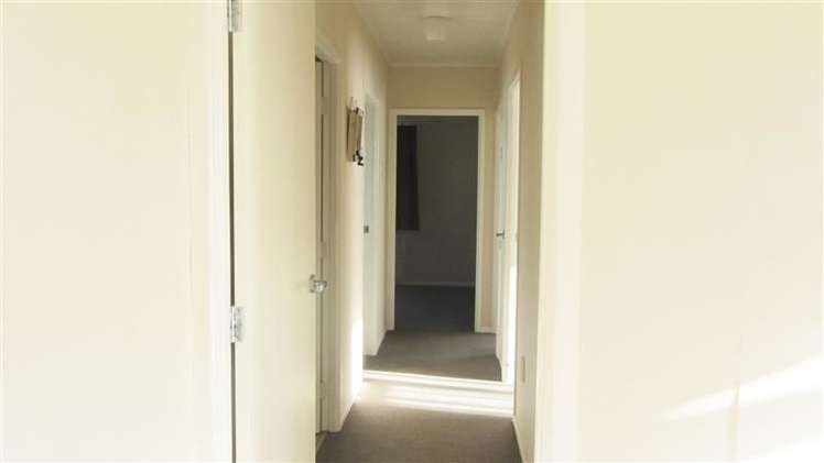 11 Finlow Drive Te Atatu South_11