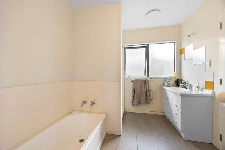 2/49 Clevedon Road Papakura_13