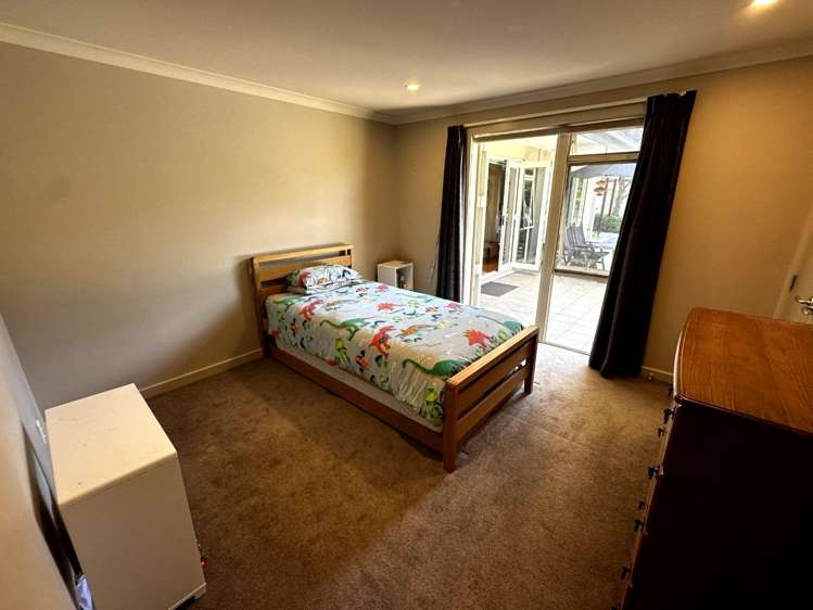 66 Shelter Drive Greenhithe_10