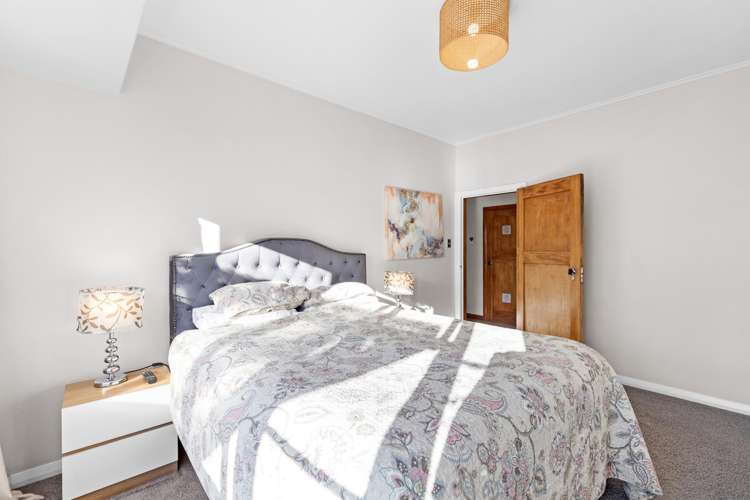 79 Savage Crescent West End_16