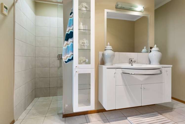 12 Rowling Place Leamington_10