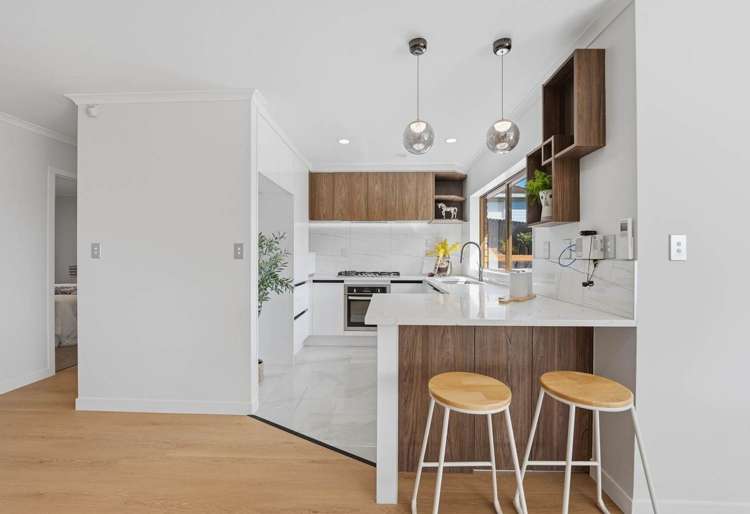 8 Caldecote Place Flat Bush_14