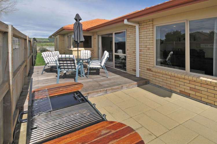 27 Bucklands Crescent Papamoa Beach_1