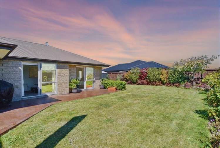 7 Walnut Way_0