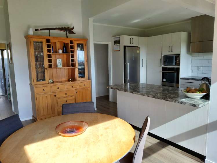 14 Merrick Road Pyes Pa_10