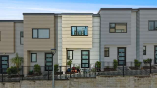 3/6 South Pacific Place Henderson_2