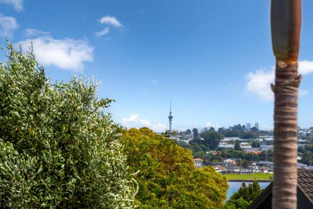 22 Andrea Place Sunnyhills_4