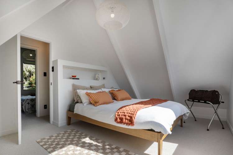 29 Calais Terrace Ostend_16