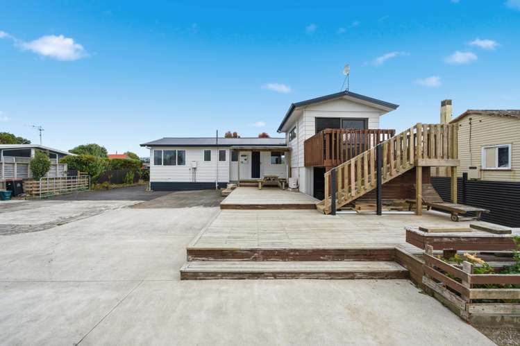 16 Kowhai Avenue Kaiaua_12
