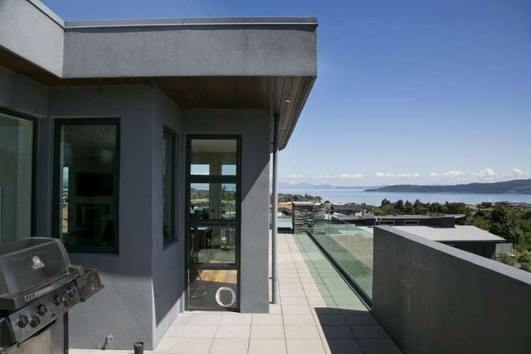 39 Magnolia Rise Waipahihi_2