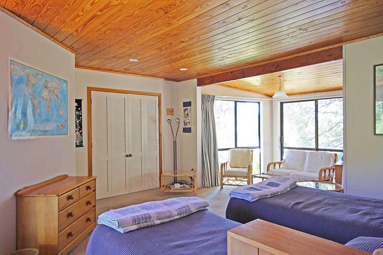 128 Oratia Place Onemana_21