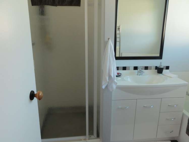 18 Dunlop Crescent Te Aroha_16