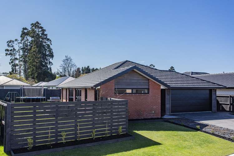 25 Fearne Drive Woodend_13