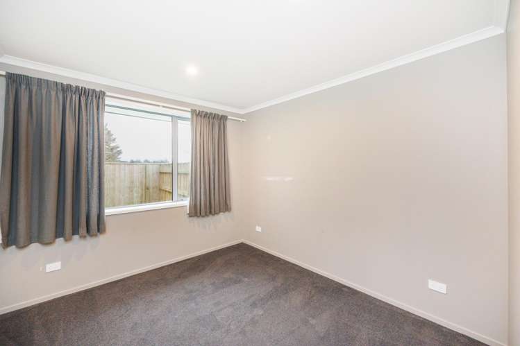 16a Rayner Lane Marton_15