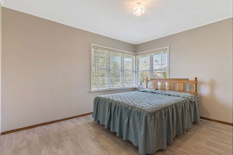 12 Wakeling Avenue Te Atatu South_9