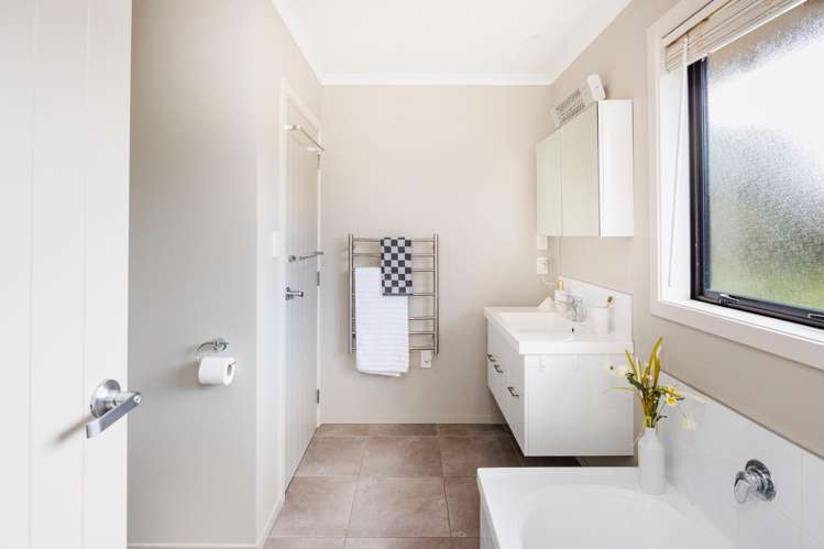 7 Lorenzo Place Kelvin Grove_13